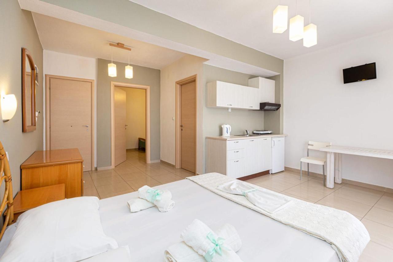 Alexa'S Sunny Days Aparthotel ลิเมนาเรีย ภายนอก รูปภาพ