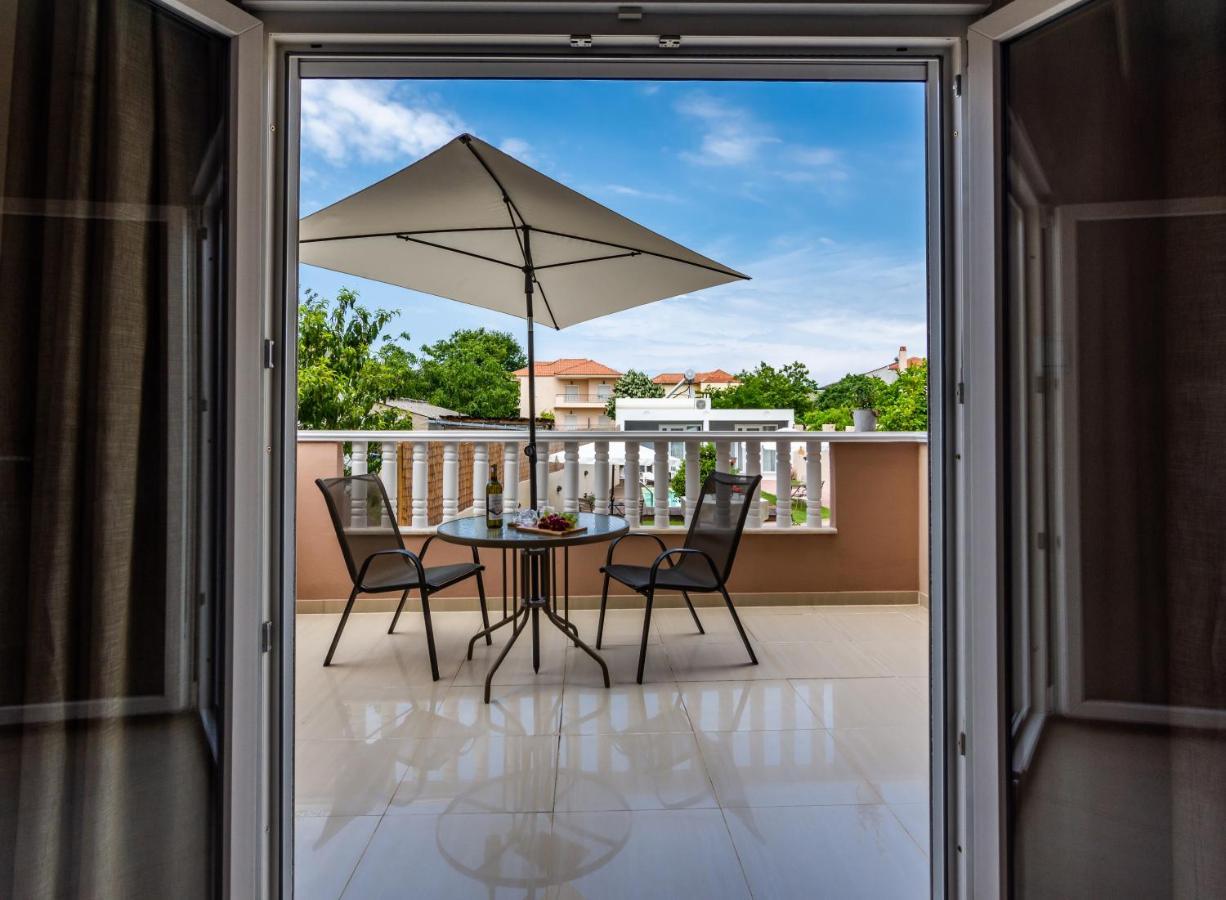 Alexa'S Sunny Days Aparthotel ลิเมนาเรีย ภายนอก รูปภาพ